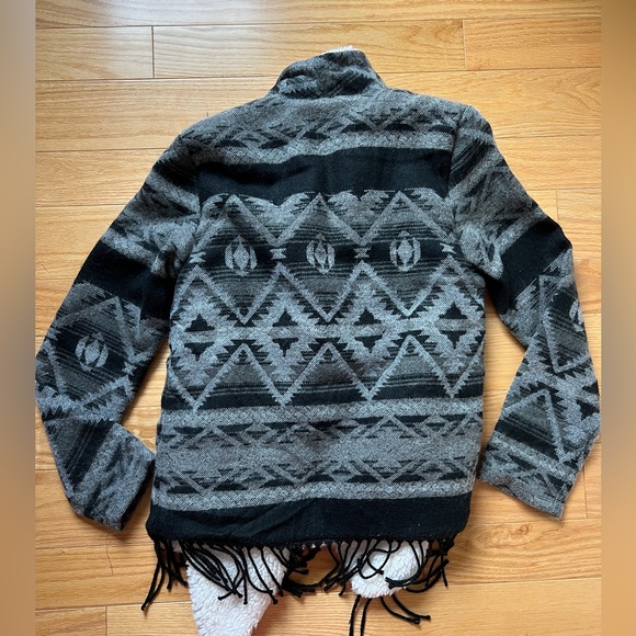 NWT Hollister Sherpa Lined Aztec Sweater - Picture 2 of 7